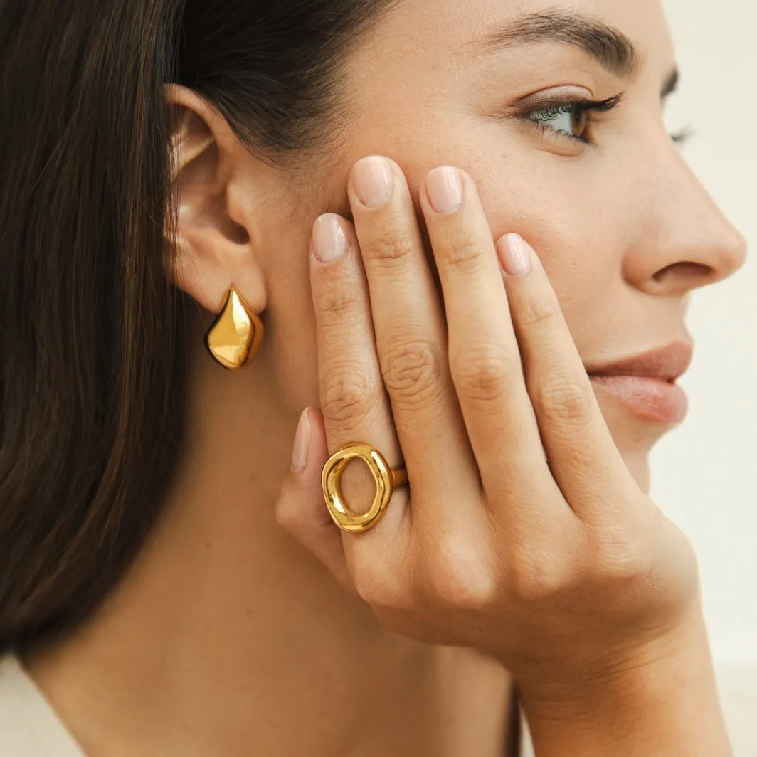 Lana Curved Hoop Earrings