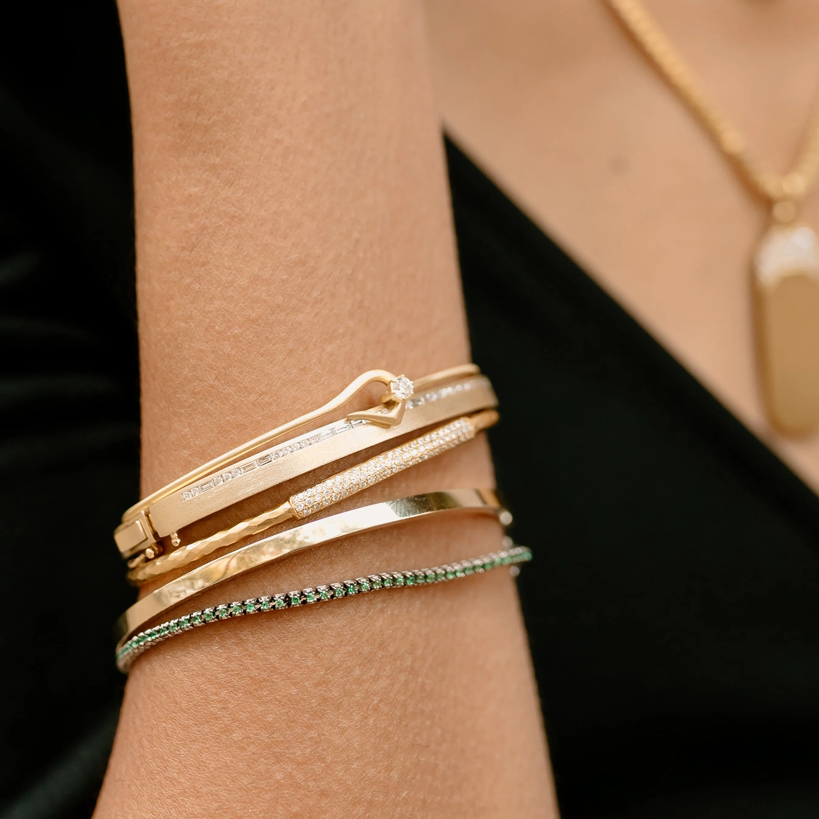 Minimal Gold Bangle