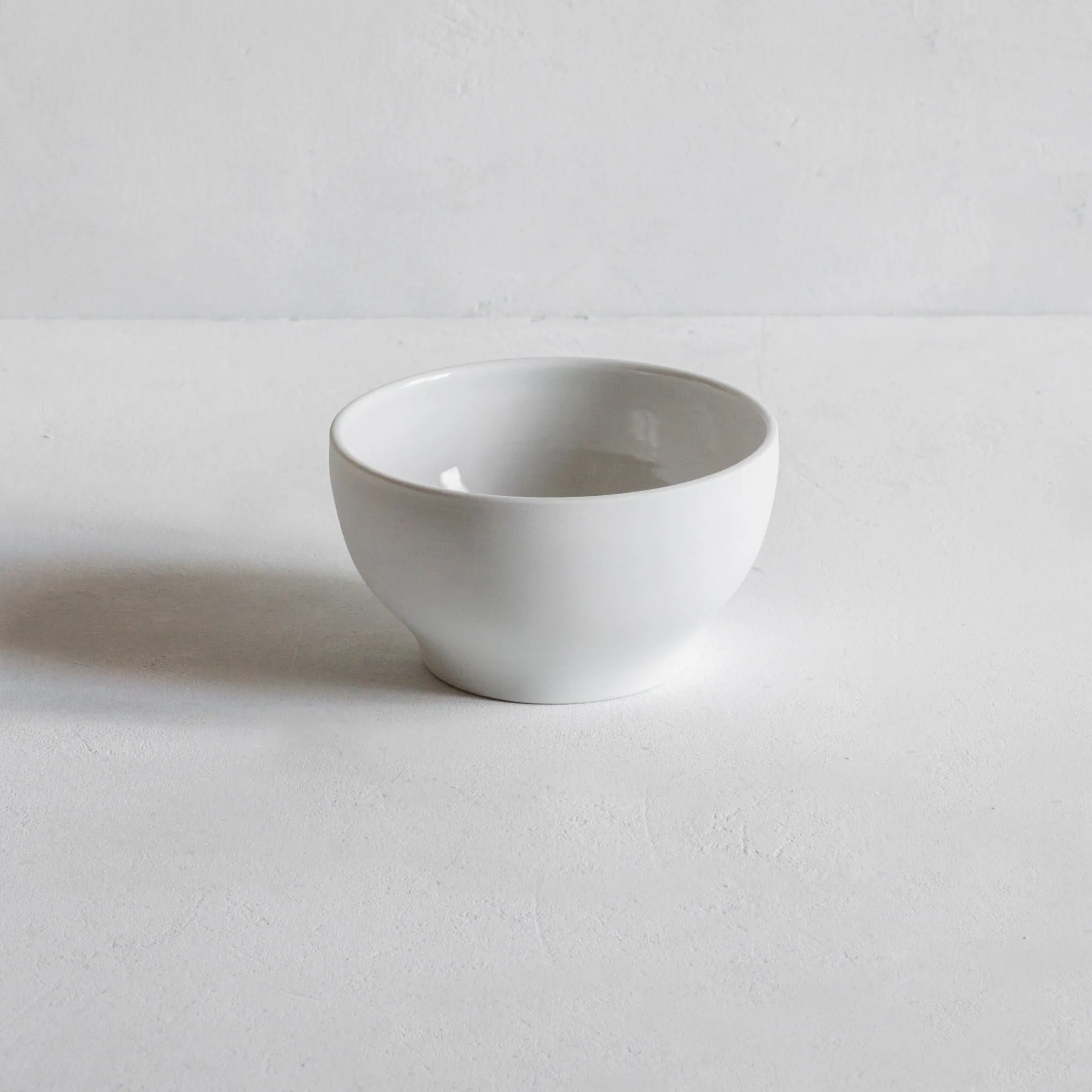 Porcelain Simple Bowls (Unglazed Exterior)