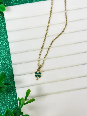 Simple Clover Pendant Necklace